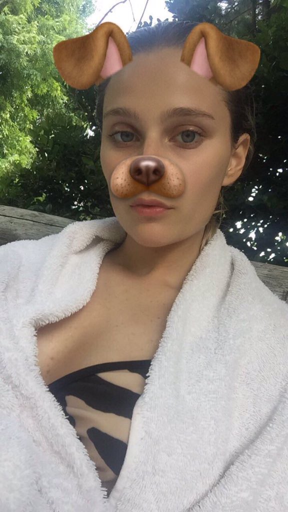 VZenereFR's tweet photo. 📸 @VaLuZenere à la piscine ☀️ | A♡ https://t.co/ByInA4HO8X