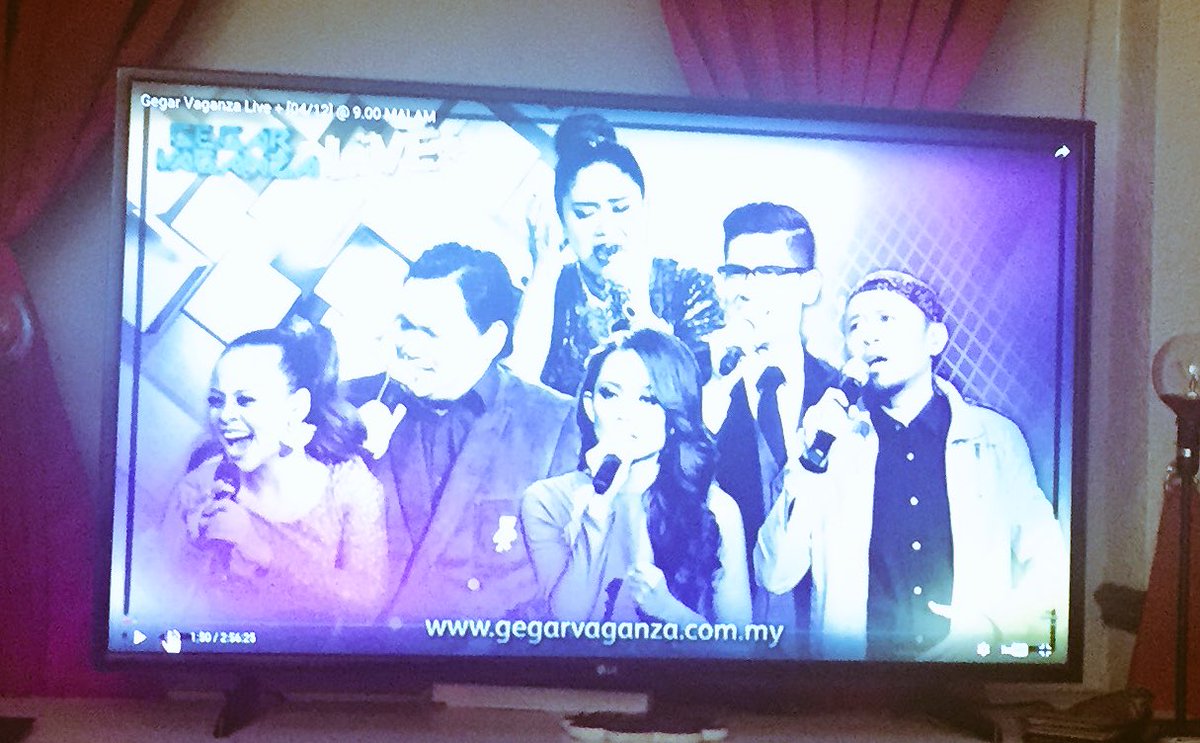 abbysAZIZ's tweet photo. #gv2016 #keretapilambat #gegarvaganza #UKfans 😂😂 https://t.co/DAhHN4cJsO