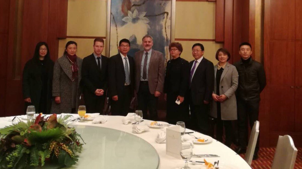 ERAC_Chine's tweet image. Rencontre entre Dai Xiang Feng gouverneur de la province de #Joangsu et @NicolasPoilleux et Patrice Mengual. #Shanghai #Coopération #Erac