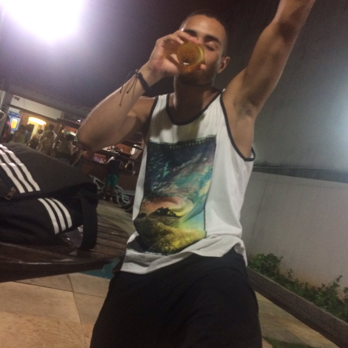 brocajuniors's tweet photo. Só quem é brocador levanta a mão #ahlalabroca https://t.co/XrdD2Vo86r