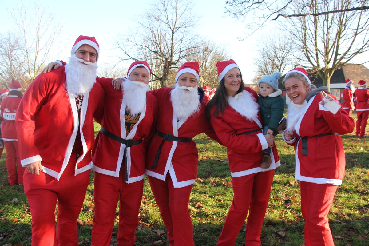 IAmAntBennett's tweet photo. Massssssive well done to all the Premier Inn and Restaurants teams for running 5k &amp; 10k at today's @GreatOrmondSt #SantaDash2016 Smashed it! https://t.co/w94q1hJWXI