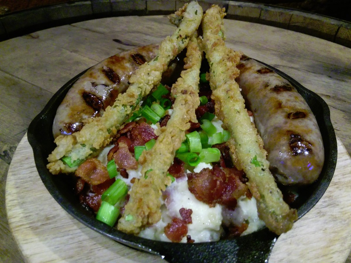 EdsTavernNC's tweet photo. We have all your comfort food needs! Brunch Burger, Bangers and Smash, Fried Asparagus, Black Bean Chili and Potato Soup! https://t.co/kgnger19eW