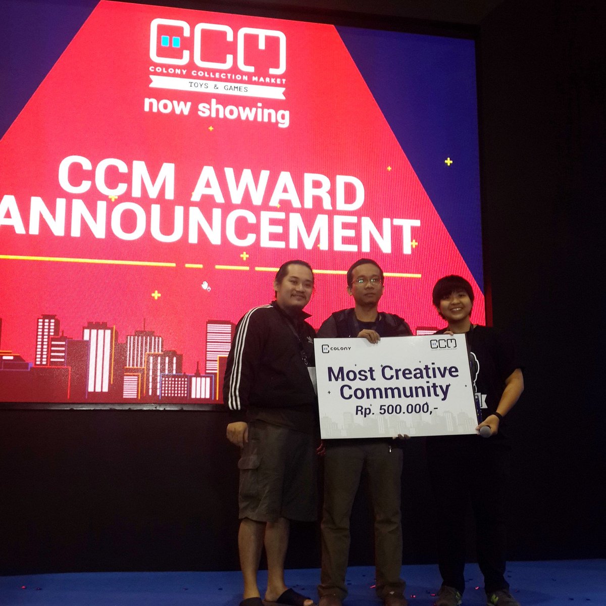 Colonycoid's tweet photo. Congratulations Komunitas Lego Indonesia as the most creative community!

#CCM #ColonyCollectionMarket https://t.co/PdRoX9o52T