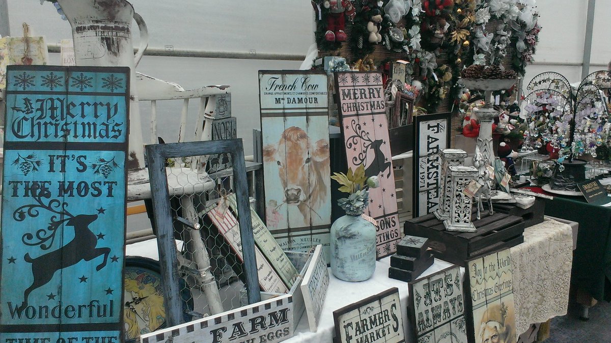 shabbyowldesign's tweet photo. Here at Blue Grass Garden with @kraze1013 l. Lots of vendors! https://t.co/vlRflaWJwK