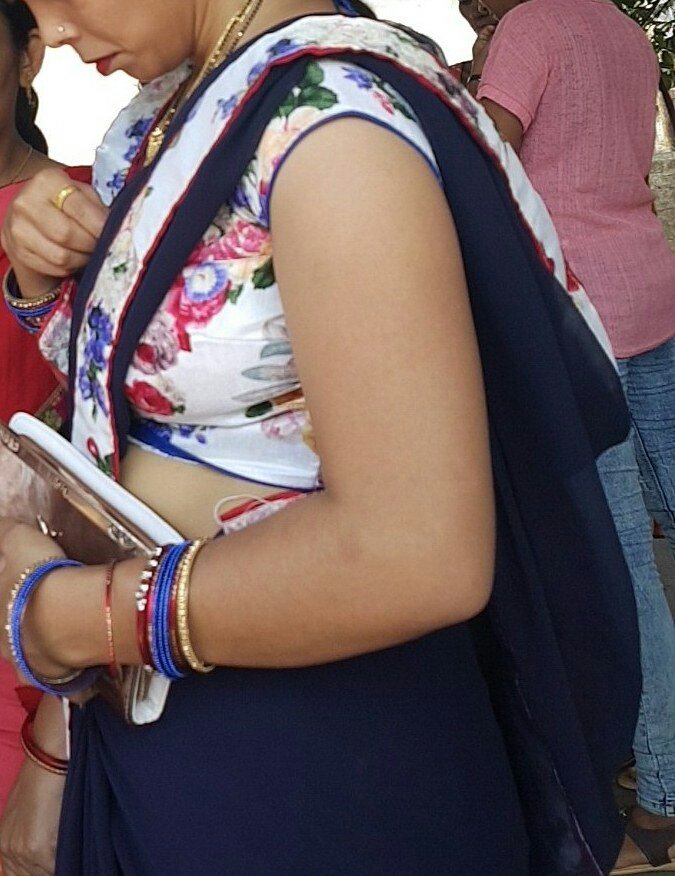 zK2qPSeAjBRA02j's tweet photo. Sexy Bhabhi...Hot Side boob...Voyeur.. https://t.co/ZoS8Q66Km1