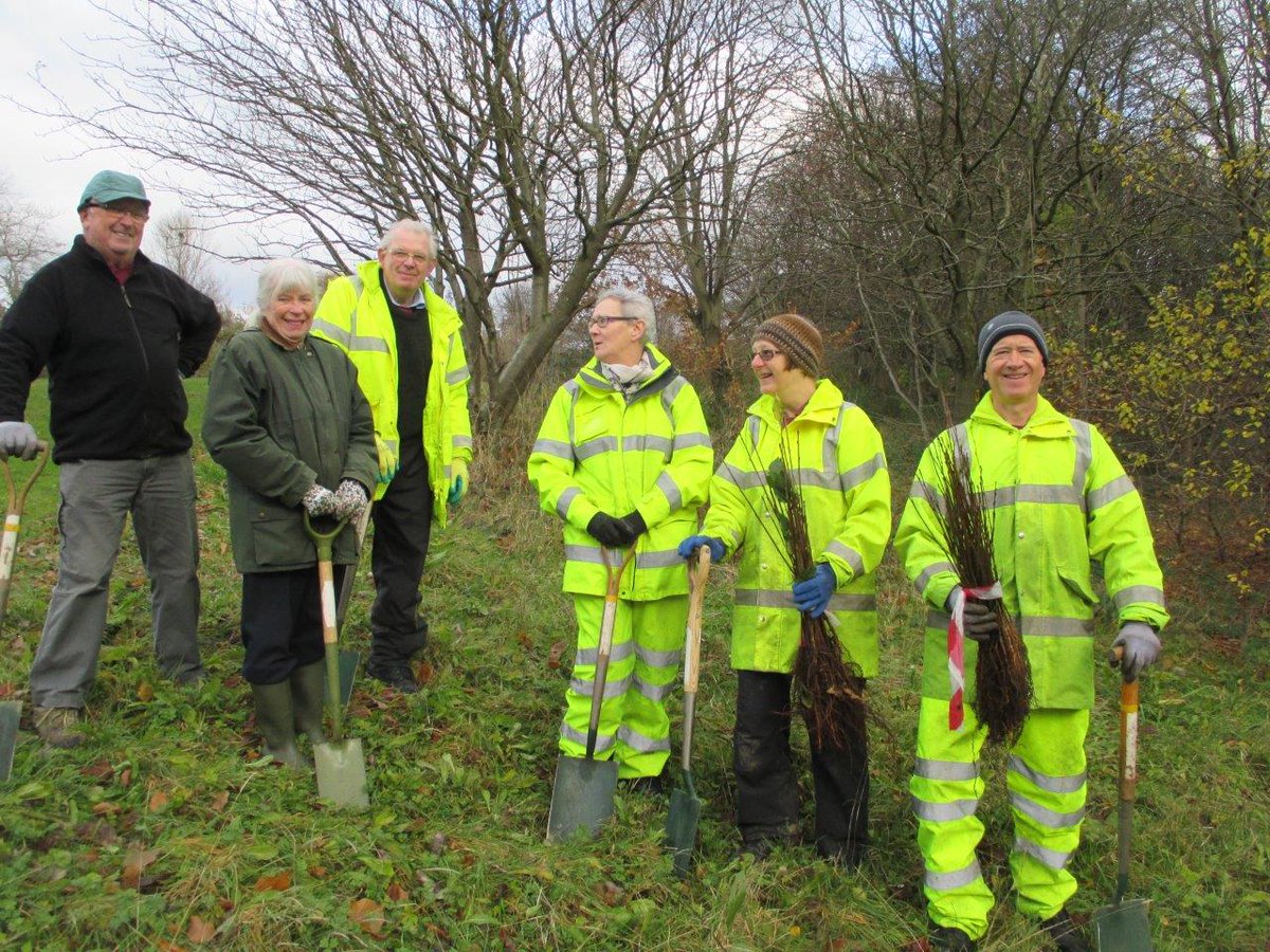 TamesideCouncil's tweet photo. Tree planting at Victoria Park in Hyde last Sunday. All part of our #Pledges2016 to plant thousands of trees and #GetTamesideGrowing. https://t.co/A9oELhGRsB