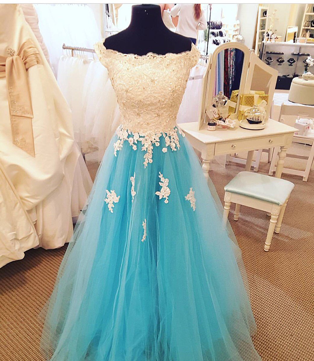 azzurecouture's tweet photo. 💙 Huge selection of prom and evening gowns at Azzure Couture. Find the dress of your dreams at a store near you. https://t.co/ukZ2aeXpt5