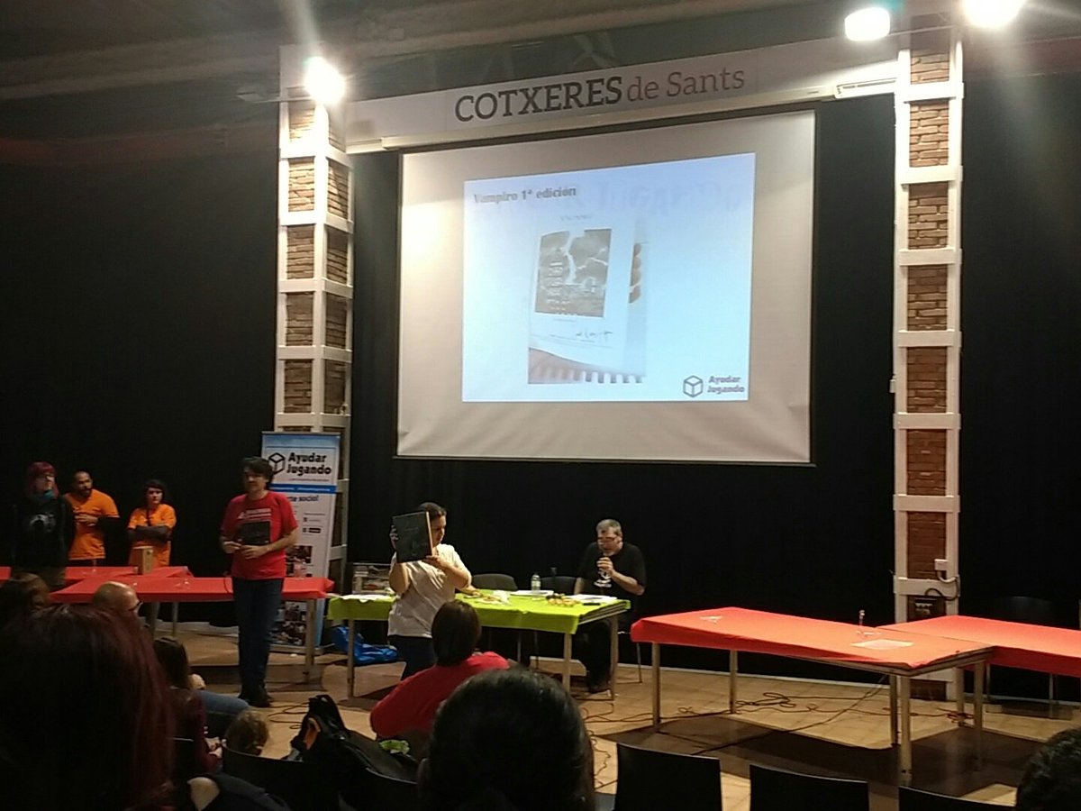 ayudarjugando's tweet photo. Vampiro primera edición dedicado sale por 430 euros. Bravo @pedroarnal! #SubastaSolidaria #AJ2016 https://t.co/Bhpw6xVm1T