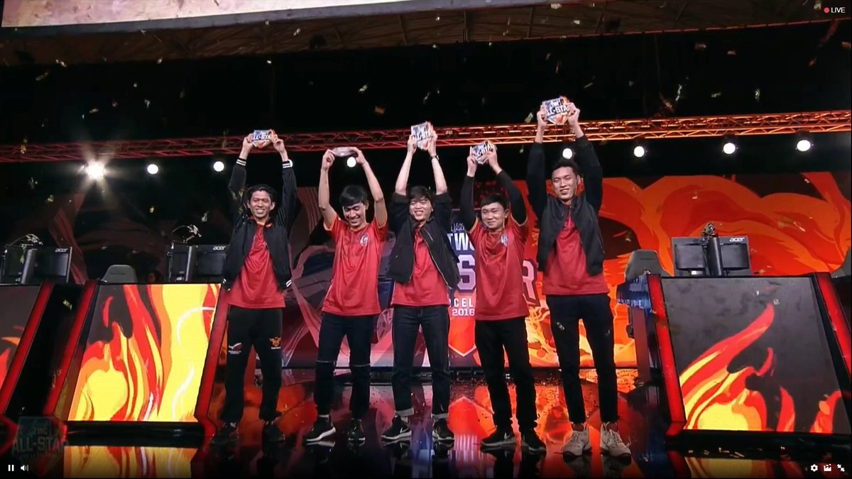 LoL_WorldEvents's tweet photo. Your 2016 #IWCA Champions, @lolsgmy. As they take victory with a 2-0 win over @Official_LJL | #FIREWIN #GPLWIN #SEAWIN #VCSAWIN https://t.co/cXP5px3yEw