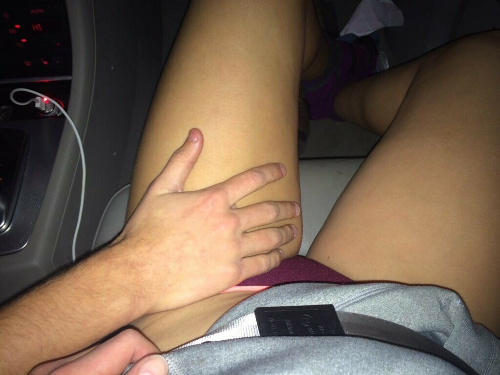 meanful's tweet photo. grab her thighs > https://t.co/Ci0M0lxSYW