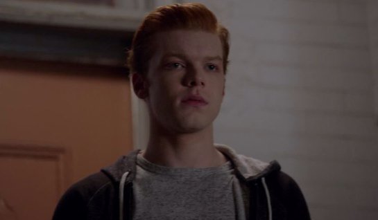shvmeIess's tweet photo. look at this face!
He's still in love with Mickey!!! https://t.co/831XVI3J0W