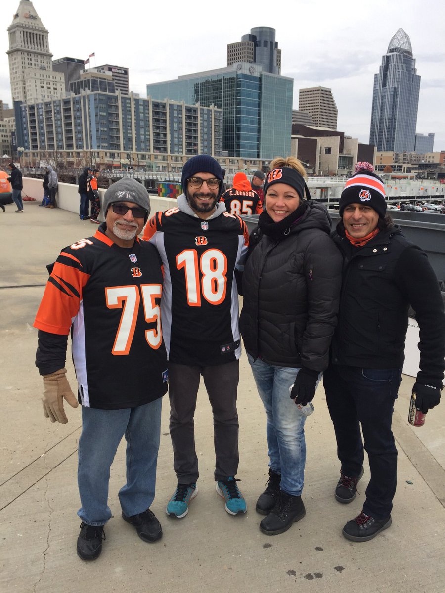 mediratta's tweet photo. #letsroar https://t.co/mehWtiONzn