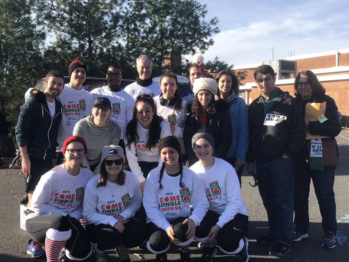 CaseyDougan's tweet photo. #jinglebellrun with the Edison crew this morning! https://t.co/L9hm9VKBcN