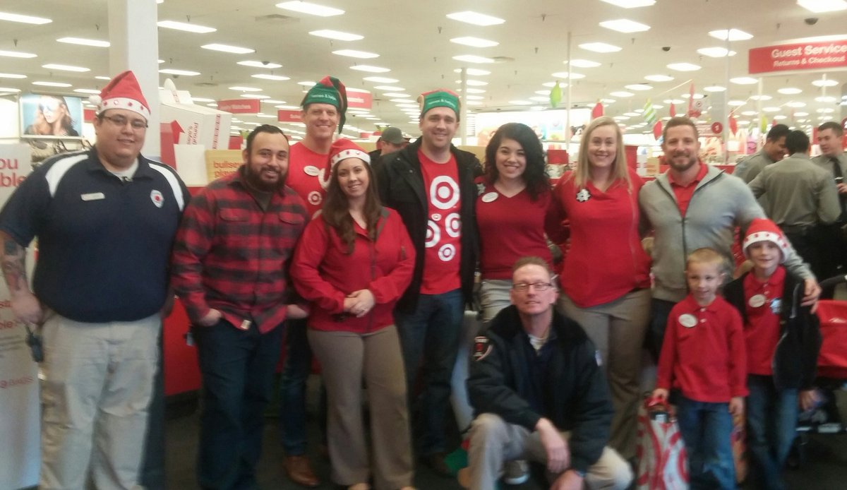 Awesome #D218Team volunteering for Heroes &amp; Helpers!!!