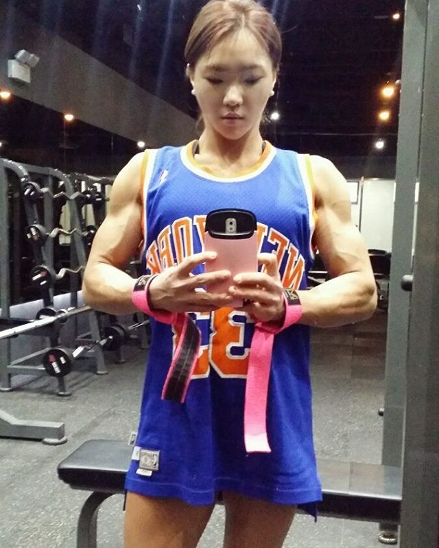 I NEED all this muscle.

It helps me protect Senpai!