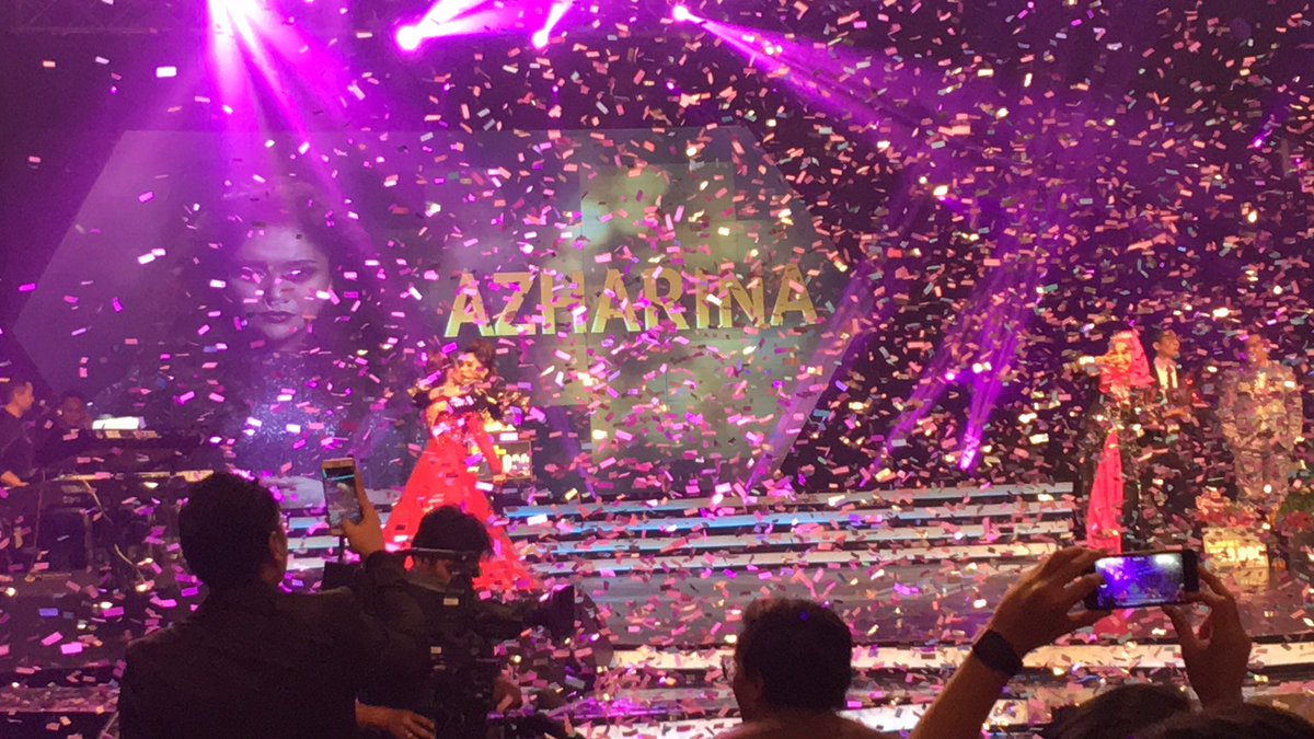 officialhlive's tweet photo. Tahniah juara #gegarvaganza #AzharinaGV2016 ! kedua #SitiSarahGV2016. Ketiga #ZarulGV2016. #amenggv2016 #IntanSarafinaGV2016 #GMieGV2016 https://t.co/0zeHDmI0yg