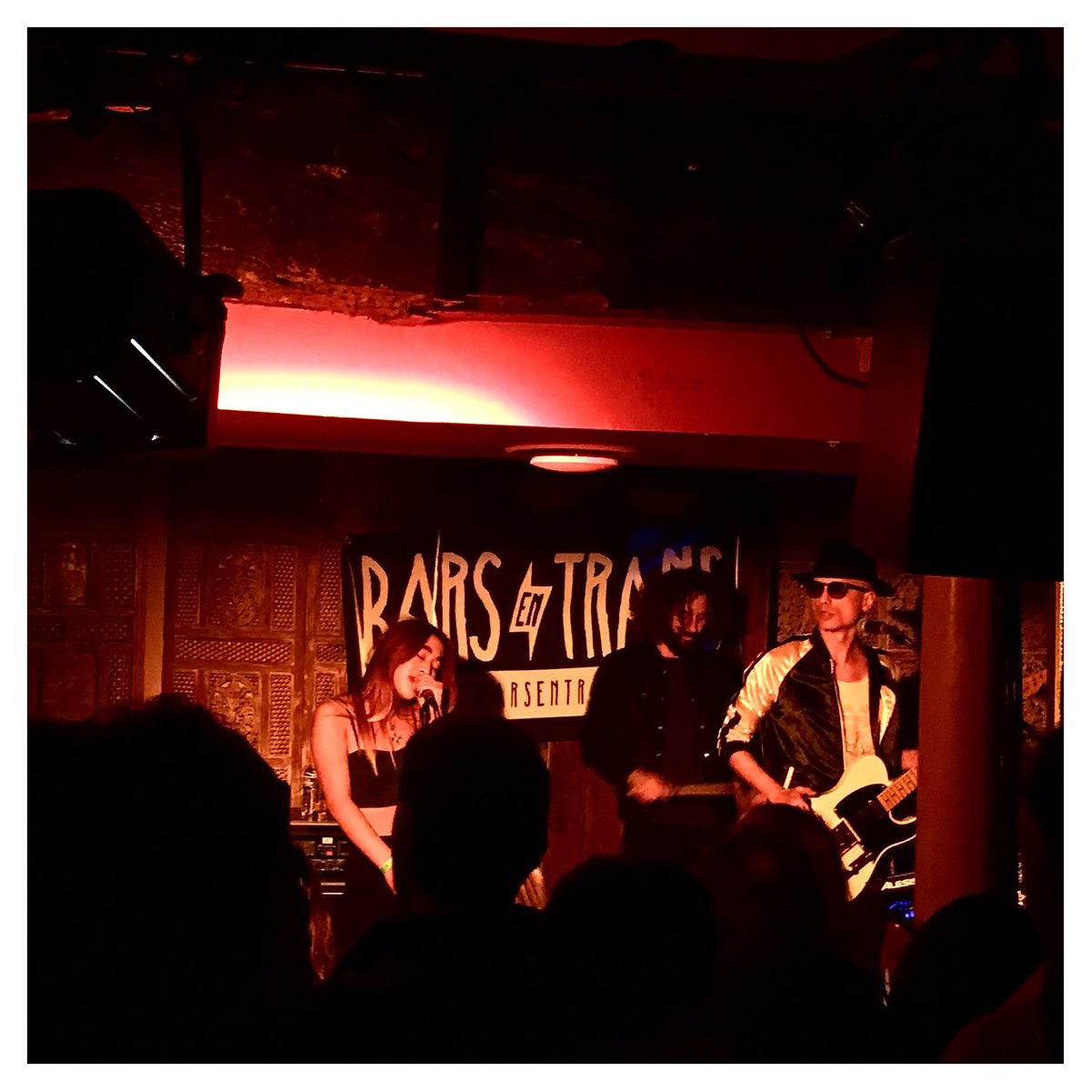 lelabelpias's tweet photo. Super concert Sold Out de ROYAUME hier soir aux @barsentrans ! Next Big Thing ! @OpeningLightRec @lelabelpias @PiasFrance @UniTproduction https://t.co/Z9bPTP41fS
