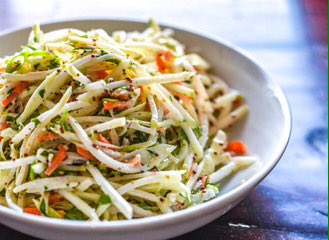 SuperEatsFoods's tweet image. Kohlrabi the 3 easiest recipes to get this superfood in your diet!
bit.ly/2gDuwQr
#foodporn #foodie #Food #Foodiechats #retweet