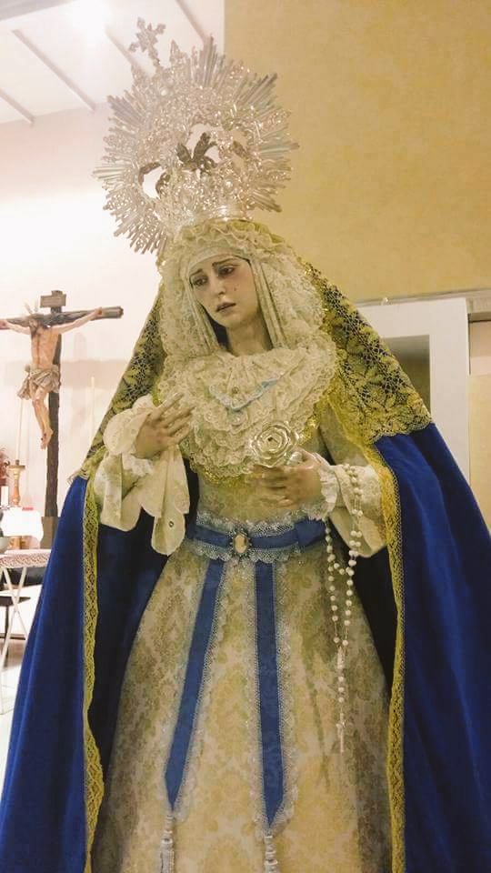 hermandad_sed's tweet photo. Así luce María Santísima del Amparo, ataviada para la Solemnidad de la Inmaculada Concepción. https://t.co/5otyAYK9WX
