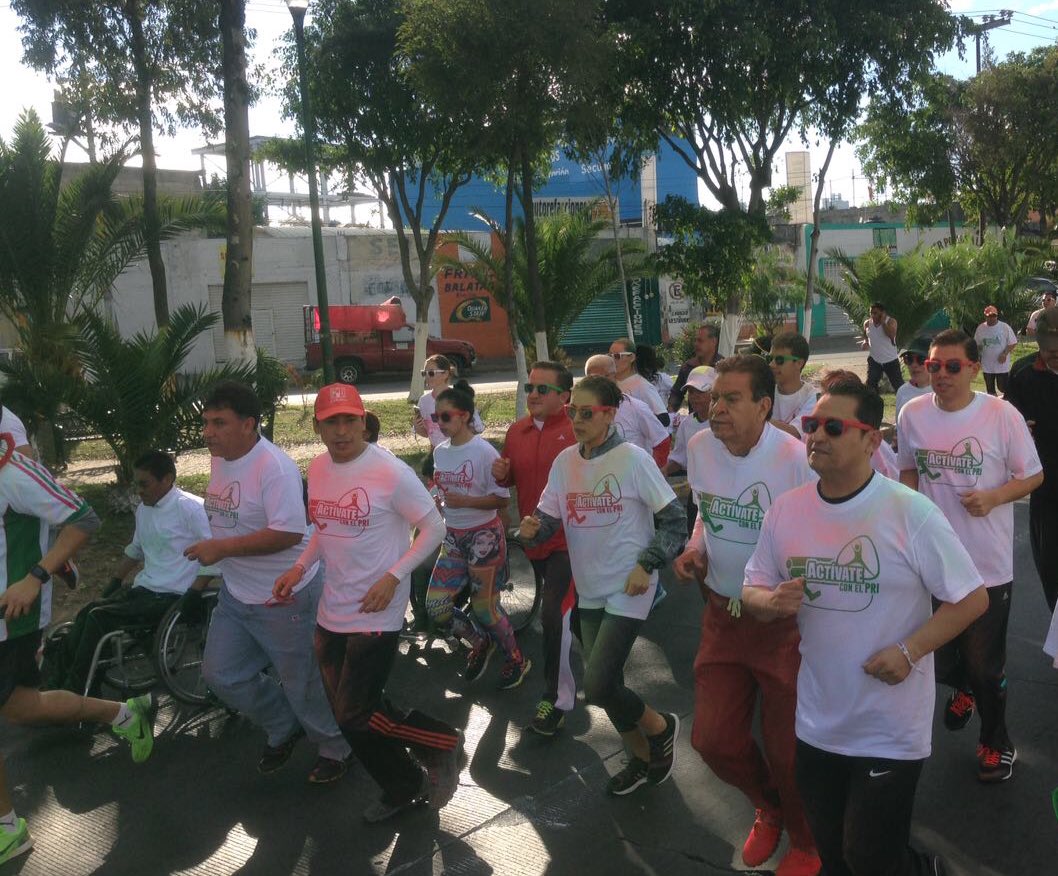 Tobetogonzalez's tweet photo. Domingo de #ActívateConElPRI gran carrera y convivencia familiar #PRIColor #Tlalnepantla gracias a quienes la hicieron posible. Fue un éxito https://t.co/FCvcF0TLKp