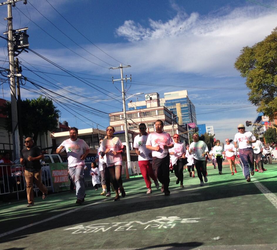 Tobetogonzalez's tweet photo. Domingo de #ActívateConElPRI gran carrera y convivencia familiar #PRIColor #Tlalnepantla gracias a quienes la hicieron posible. Fue un éxito https://t.co/FCvcF0TLKp