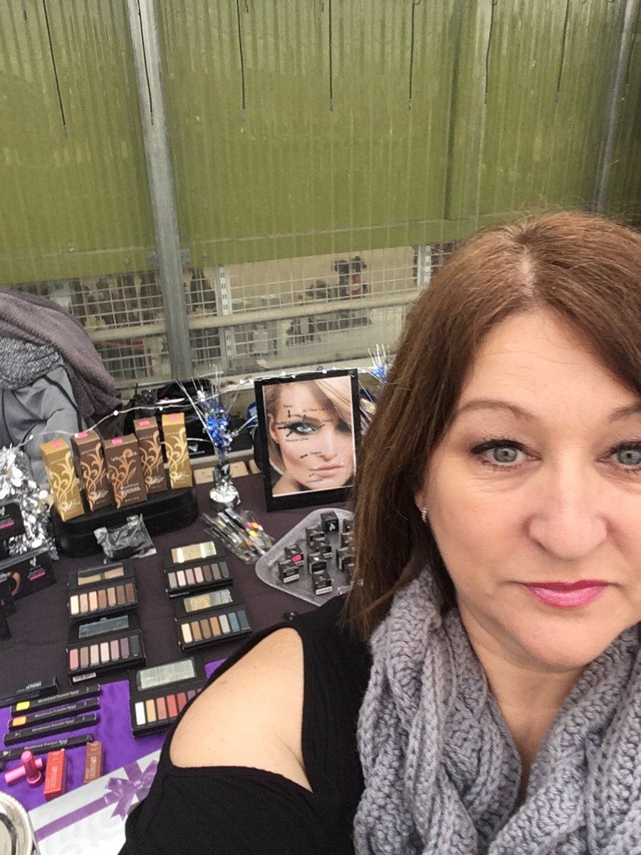 traceyoake's tweet image. Come say hi. @bluegrassRD. Here with Younique, 80 other vendors and @Zap_Davids until 4 pm