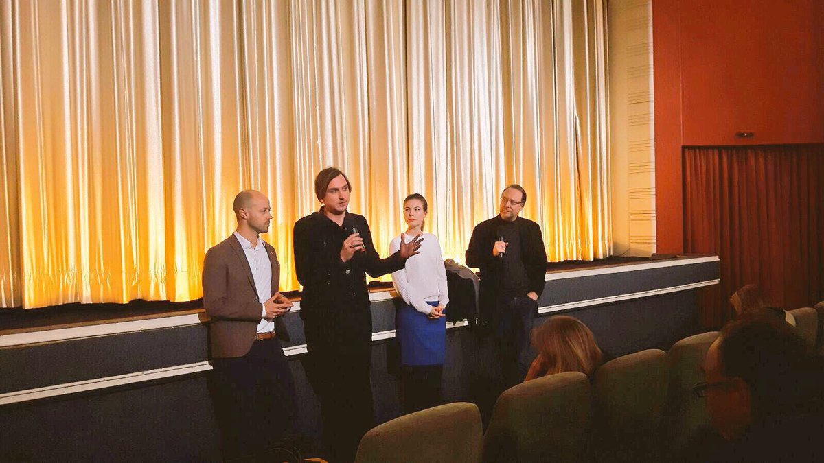 IF_FilmMedien's tweet photo. Q&A #PersonalShopper mit/avec Lars Eidinger, Nora von Waldstätten & @fabiangasmia #ffw2016 https://t.co/NMz2kxoG8Y