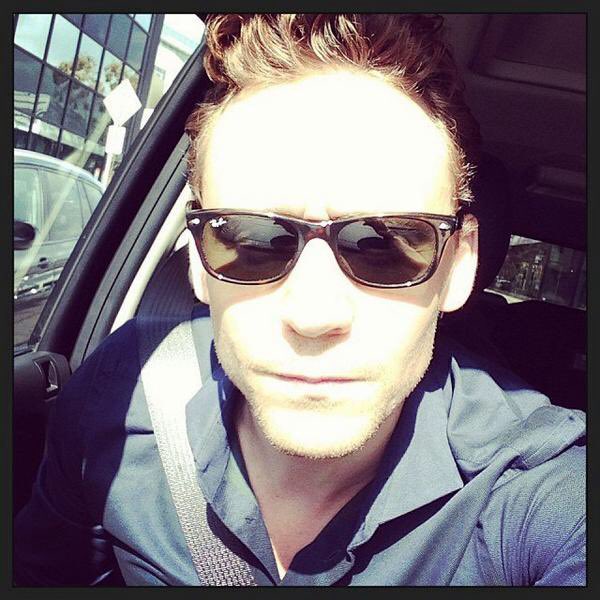BandGeek4Sure's tweet photo. Have a good #SUNday 😎 #TomHiddleston #RayBanMan https://t.co/Ig7LB38hoR
