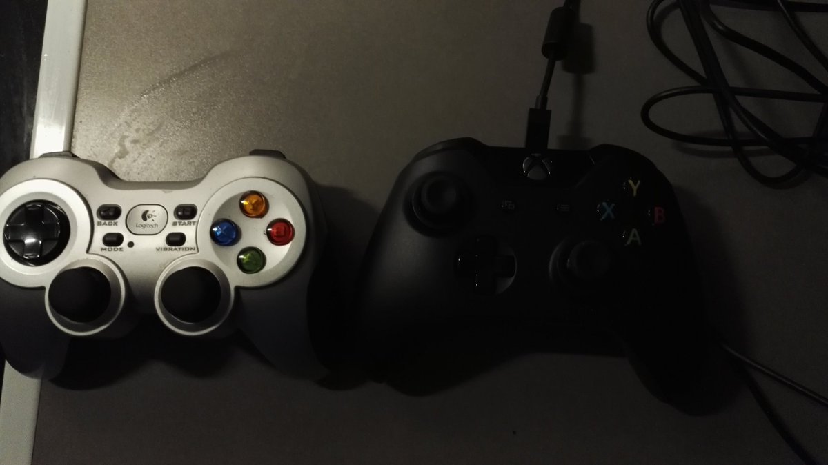 MRTatsaa's tweet photo. New is always better #ohjain #xboxone #logitechf710 #fifakuningas @Rimasedat #rimasedät https://t.co/4npl2G59k9
