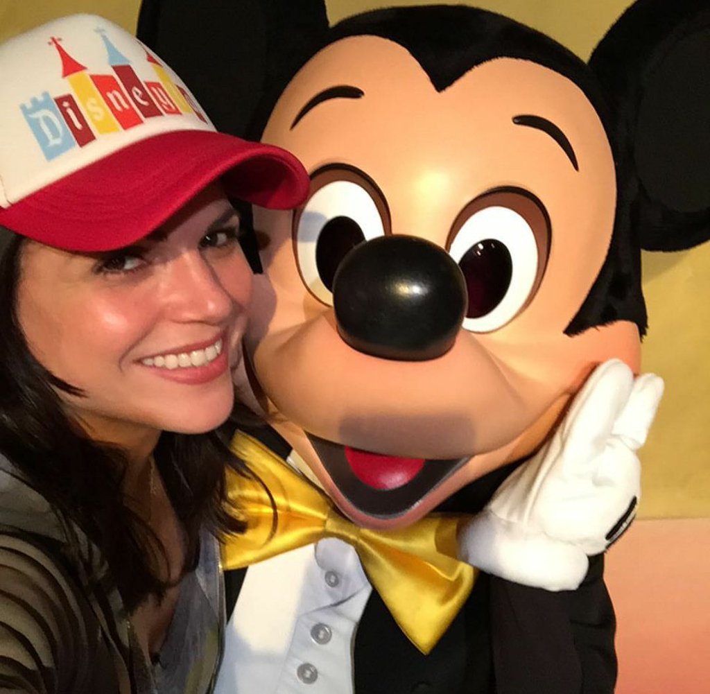 hiddleswhcre's tweet photo. Some things never changed 😉❤ @LanaParrilla @fred_diblasio https://t.co/SqYc6m7nHO