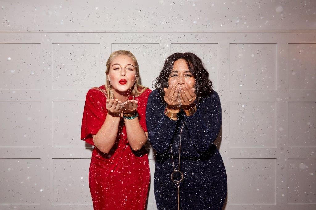 SimplyBeUK's tweet photo. We're officially in the #Christmas spirit... π
Share your festive pics with #SBStepOut https://t.co/QR3f0ZxpvU