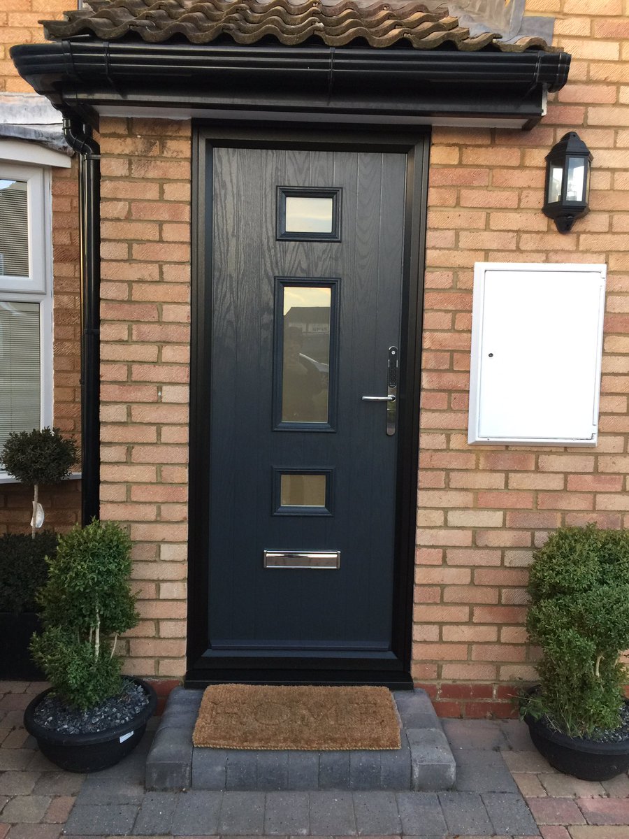 Twsplastics doorstop door installation in Aylesbury 👍