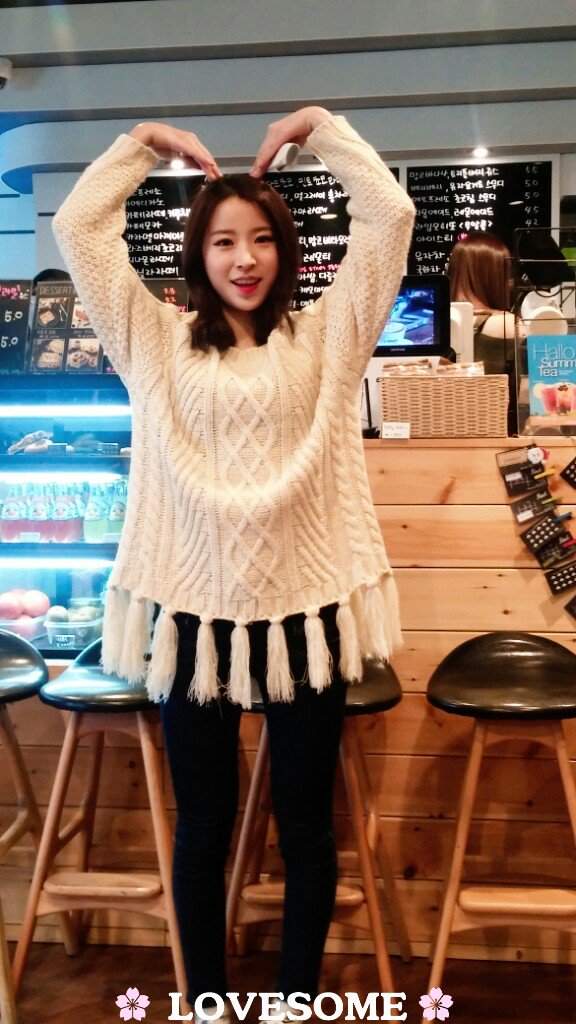 LOVESOME_com's tweet photo. 161203 씨앗카페 1일 찻집
@SEEART_official 내가 더 사랑해!!!!!���❤❤❤❤
#세은 #씨앗 https://t.co/BhnpAqRIIX