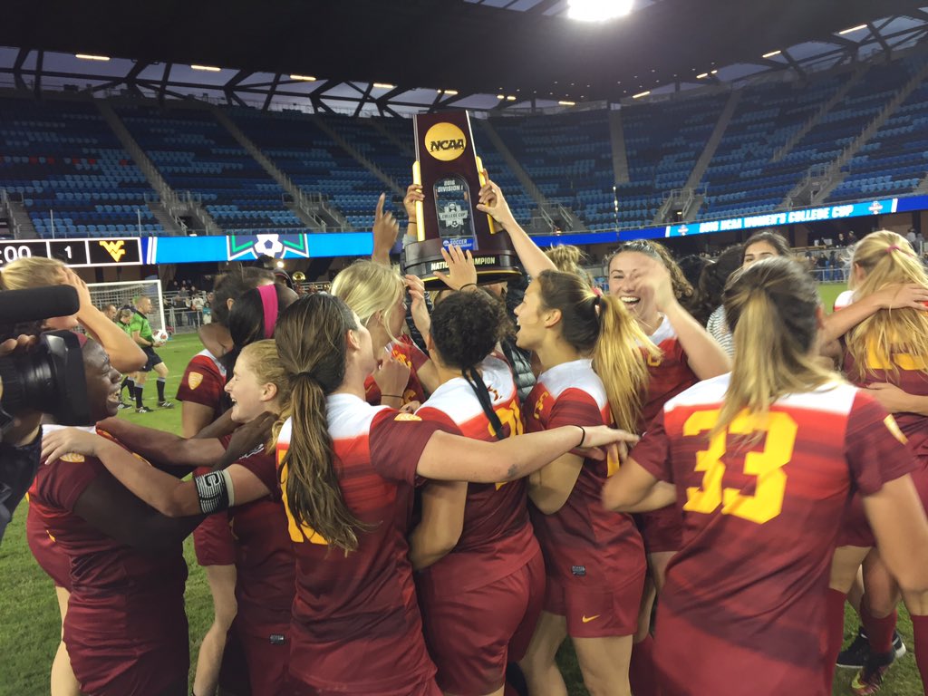 NCAASoccer's tweet image. Hoist it high, Trojans! #champs #WCollegeCup