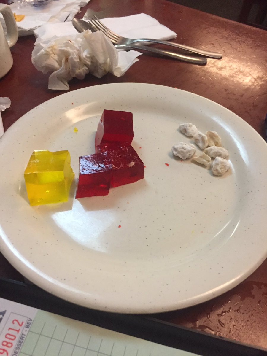 Cat's food choices 😍😍😍🔥🔥🔥🔥🔥