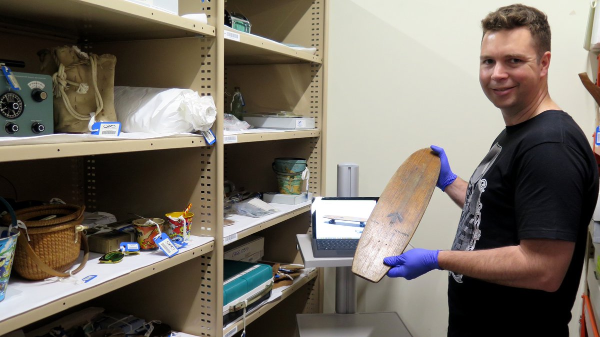 seamuseum_'s tweet photo. Meet our 3 new Conservators Nick, Jeff & @LucillaRonai who are sharing fun finds as they conduct a collection wide survey. #ANMMConservation https://t.co/wllekT7SEg