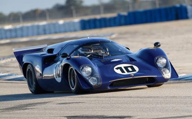 RACERHQ's tweet photo. Amazing historic racecars put back through their paces at @HSR_race Classic Sebring https://t.co/fUWkLi7d5K https://t.co/9FGAKz8S0x