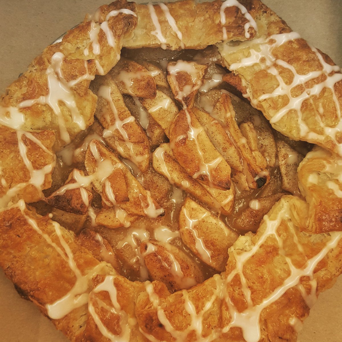 bellamiassweets's tweet photo. Rustic Apple Galette
#apple #galette
#rustic #pastrydelights #pastries #pastrylife #flaky #sugardrizzle https://t.co/kWFsY4UgGH