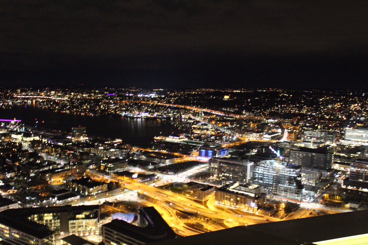 thehayleyhaas's tweet photo. The view of of beautiful Seattle as seen from the space needle during #WRLC2016
Take me back? https://t.co/AK1WPTbHyR