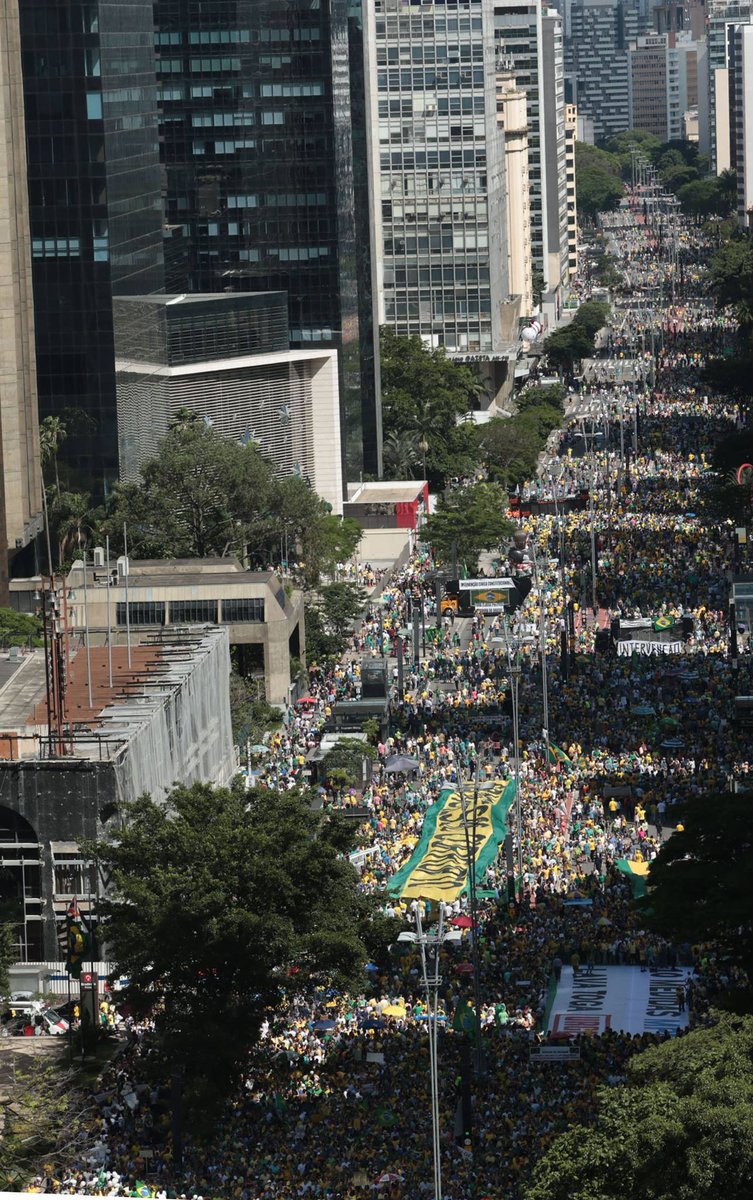 rosangela_bolze's tweet photo. RENAN NA CADEIA @SenadoFederal 
FORA @DepRodrigoMaia 
DESTITUIÇÃO CANALHA REQUIÃO @PMDB_Nacional RELATORIA #NaoPLS280
COMISSÃO ÉTICA JÁ! https://t.co/CwS98ssRjf