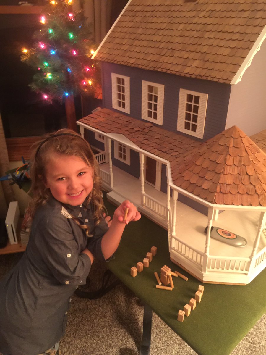 playyardgames's tweet photo. Made her a set for the front yard #miniaturekubb #dollhousekubb https://t.co/SmAOg2DTNd