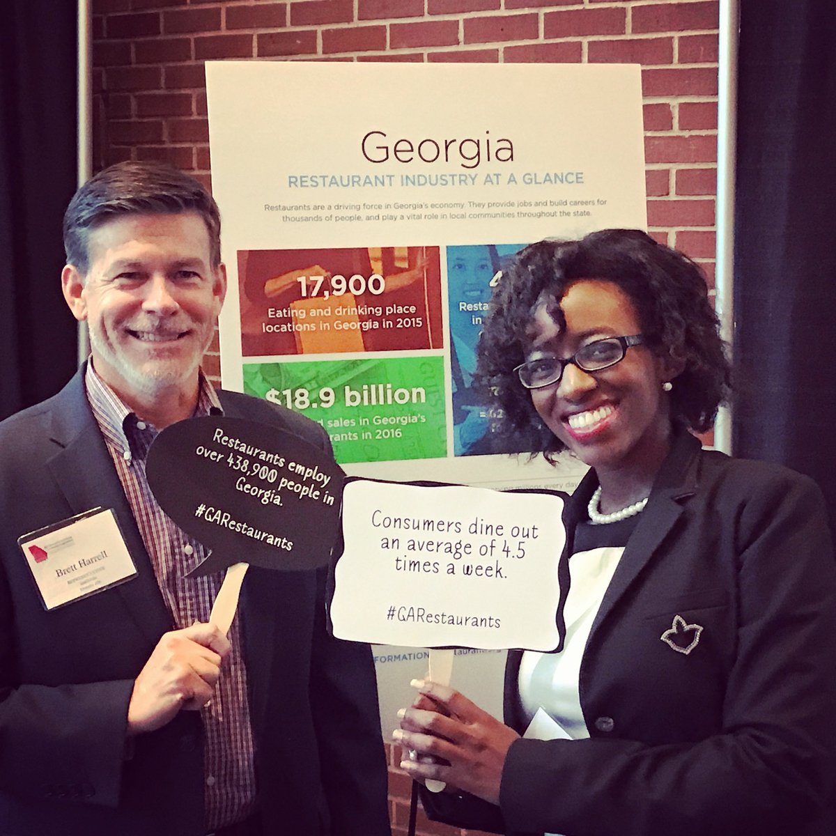 DarshunKendrick's tweet photo. Bipartisan support of #GARestaurants @GRAToday with Rep. Brett Harrell. #NoFoodThough #WhereDaFoodAt #TheyNeedSamples #AllFoodMatters https://t.co/Xf51HbAeQa