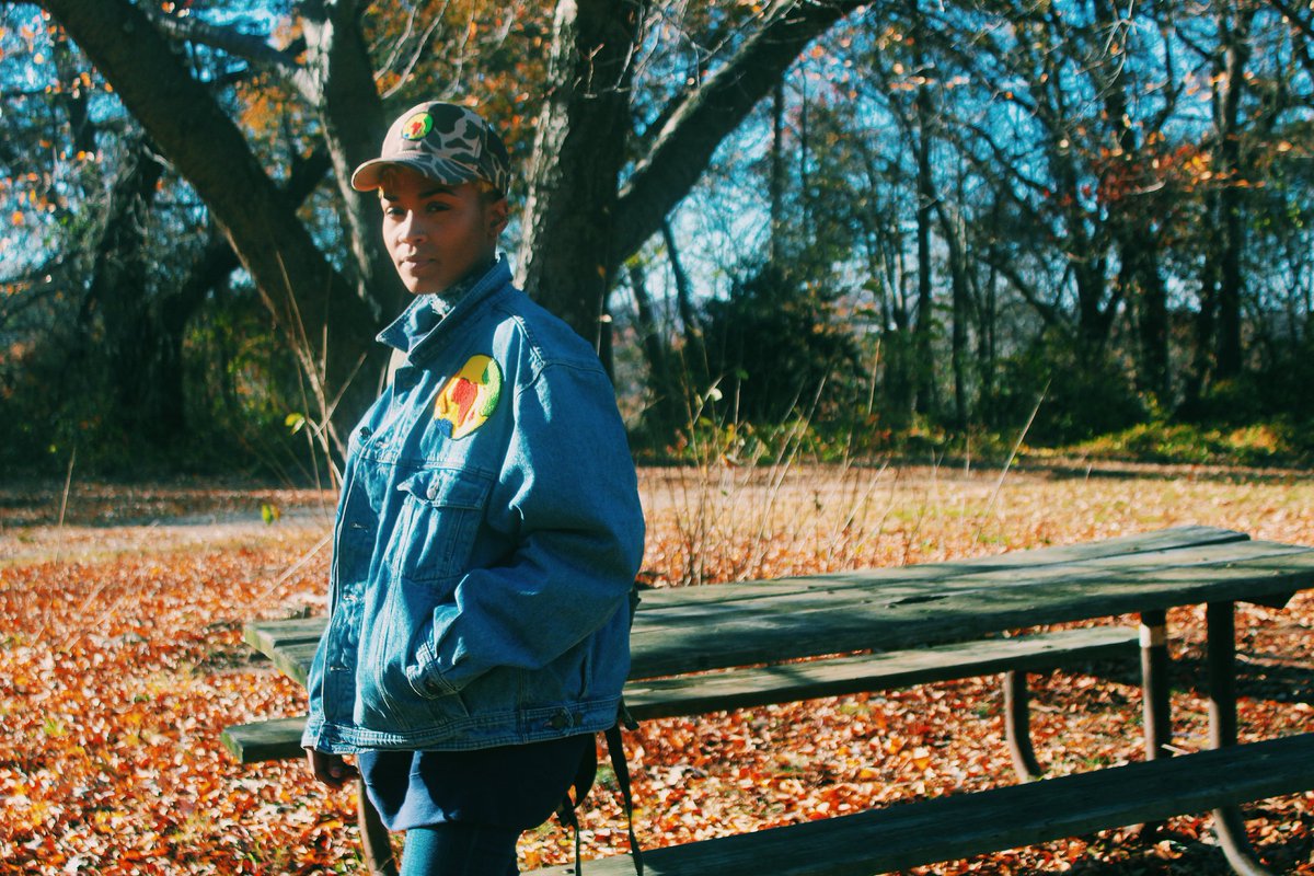 MogulMalik's tweet photo. "Fall Back..." 
Feat. @_SuniSideUp 
#TheParadyceShop #Paradyce https://t.co/zzPdwOzjO7