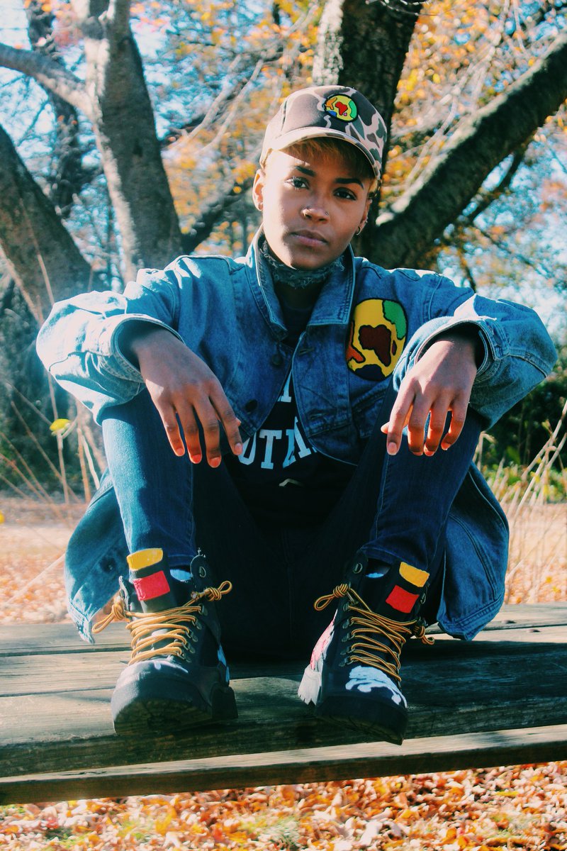 MogulMalik's tweet photo. "Fall Back..." 
Feat. @_SuniSideUp 
#TheParadyceShop #Paradyce https://t.co/zzPdwOzjO7