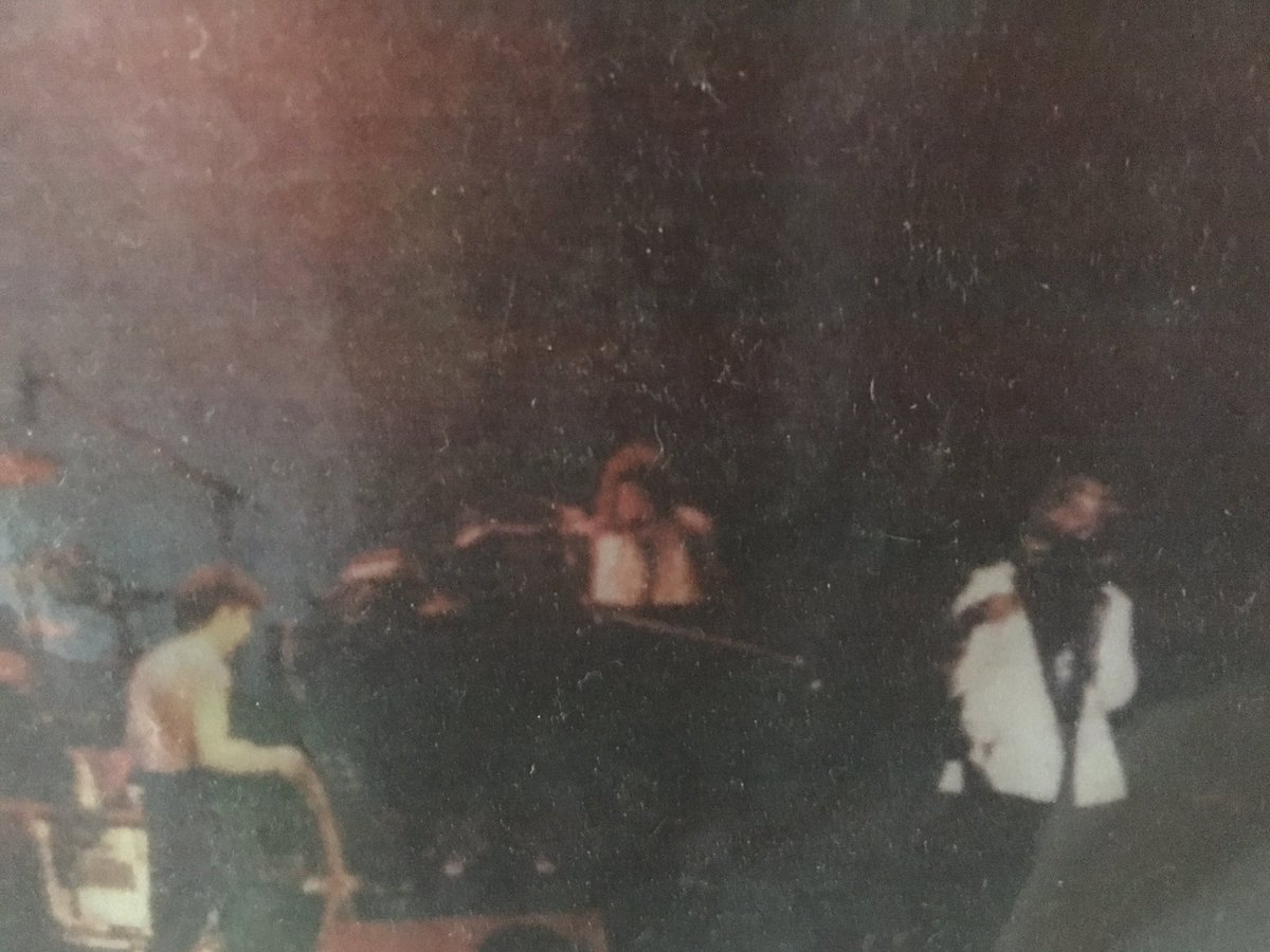 GlaryRandy's tweet photo. My Buddy Ike Willis right singing and Frank Zappa On the Left. Life is so Short Zappa Was a Real Interesting song Writer #zappa #zappalive https://t.co/VKBVBmHhAX