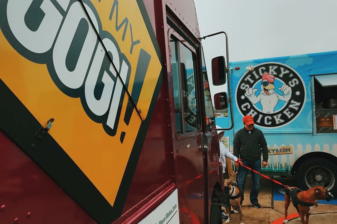 had fun serving at Dawson High School yesterday with our buddies, <a href="/OhMyGogi/">OhMyGogi! Korean Mexican BBQ</a> ! 🐔❤️ | 📷: <a href="/ShootMyChef/">Ben Sassani</a>