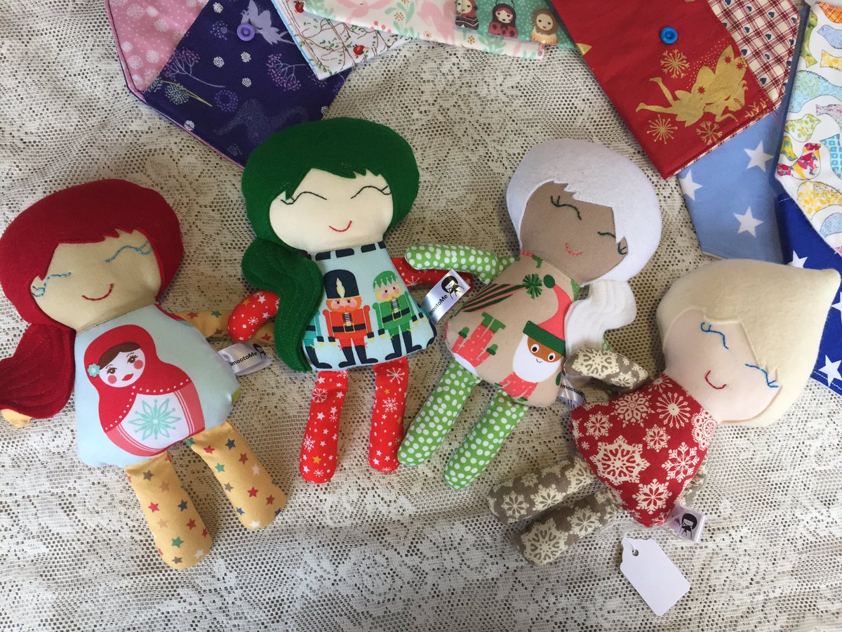Imootome's tweet photo. @HandmadeHour last of my festive pocket poppets. #handmade #CEsafe #perfectstockingfillers £12 each https://t.co/hh13pnaqOu