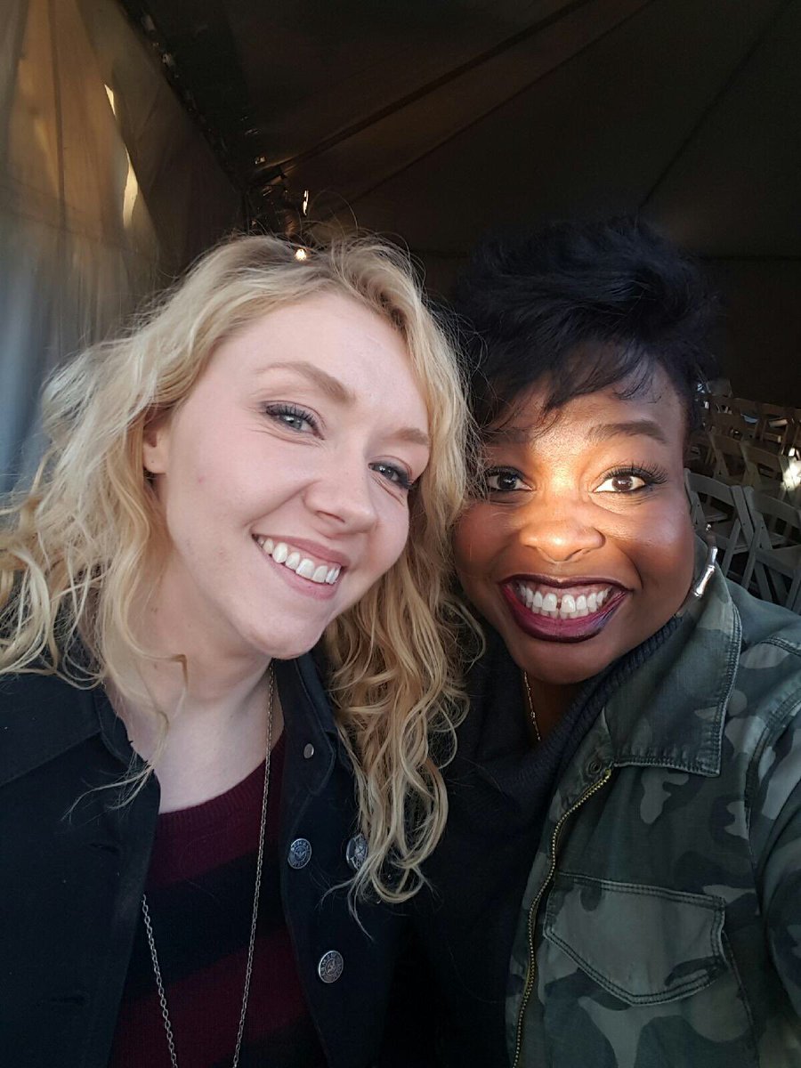 Perfect pic cuz @abb_robertson put me in a position to glow this weekend!  #womenofinfluence #yourflawsarefabulous 
<a href="/funnywomenfest/">Funny Women Fest</a> ❤️❤️🙋🏾🙋🏼