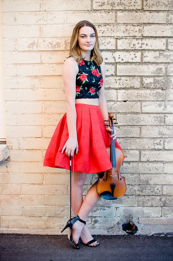 itsSIERRAAAAAAA's tweet photo. senior pictures💃🏻🌹 https://t.co/AKkHw9zfYF
