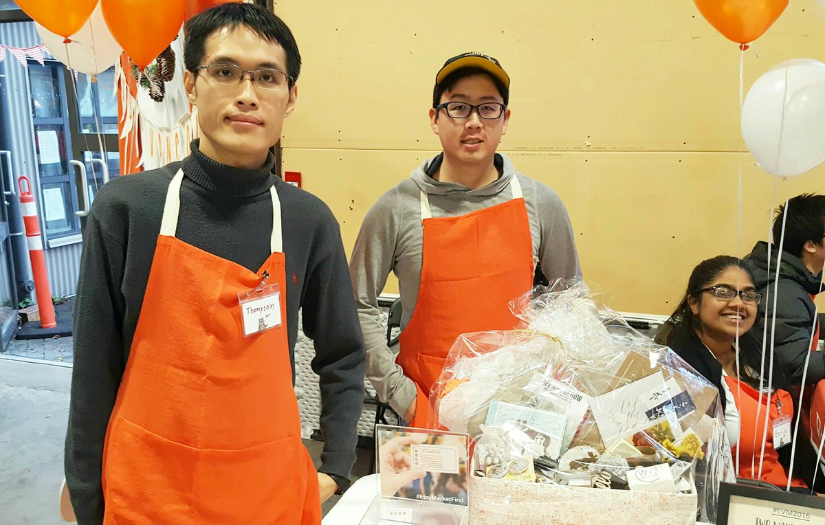 This market could not have been possible without the help of our lovely volunteers! Give them a big smile when you see them at the market! ☺